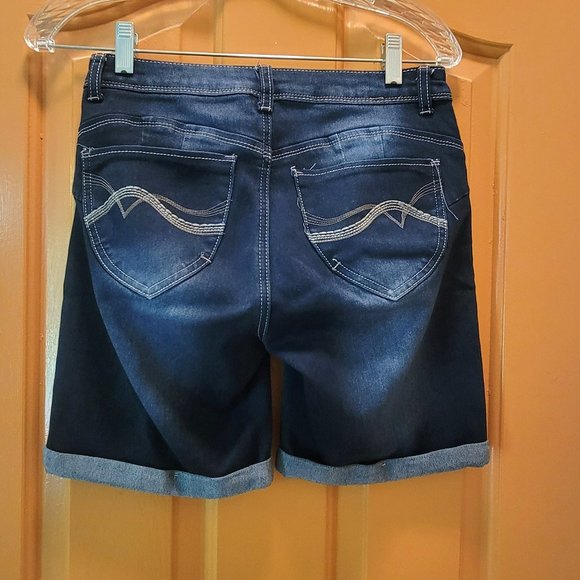 Rue21 Dark Blue Woman's Denim Shorts Size 5/6 NWOT - Picture 5 of 7